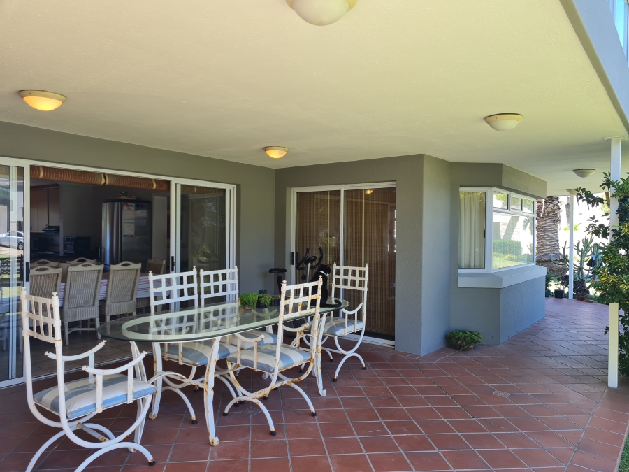 6 Bedroom Property for Sale in Greenways Golf Estate Western Cape